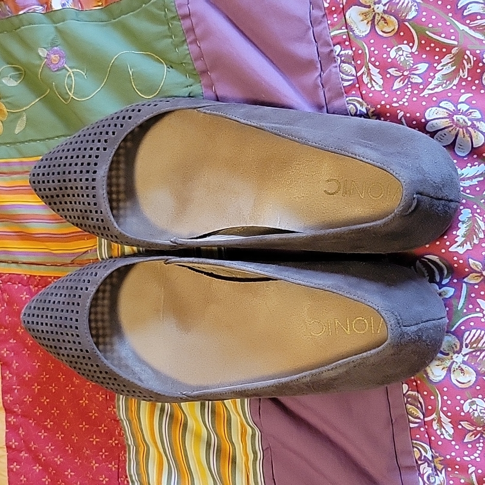 Vionic Flats - Picture 3 of 3